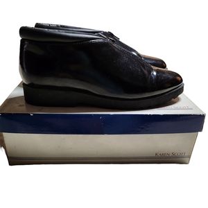 Karen Scott Black Water Repellent Zip Booties Size 9